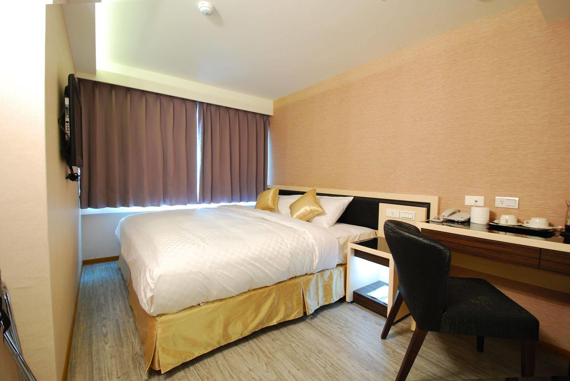 Hotel 欣欣旅店 Taipéi Exterior foto